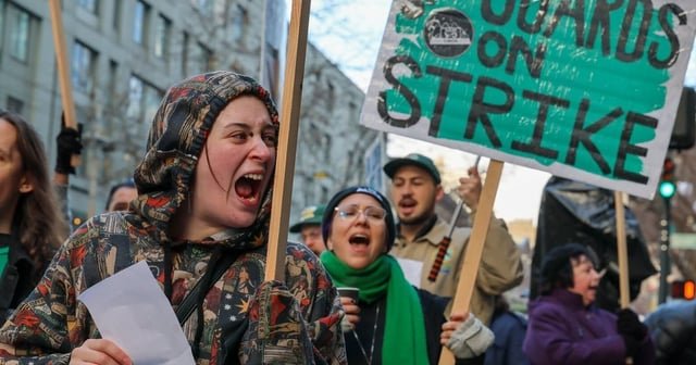 Seattle Art Museum security staff goes on strike