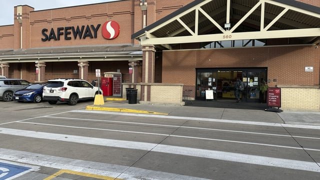 Albertsons gives up on Kroger merger and sues the grocery chain for failing to secure deal