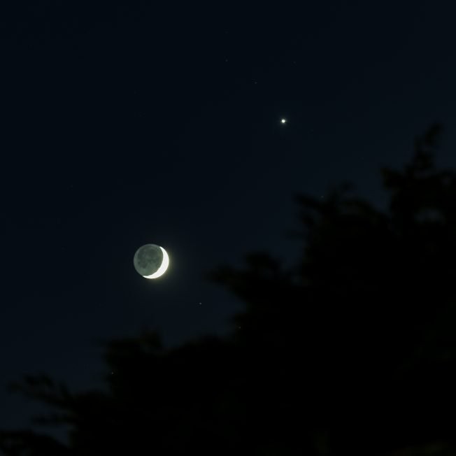 TONIGHT’S SKY SIGHT: Venus, close to crescent moon