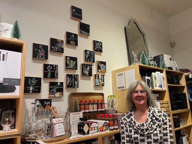 HAPPENING NOW: Holiday edition of West Seattle Art Walk