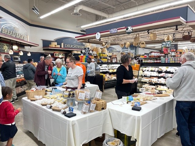 BIZNOTE: West Seattle Thriftway’s second holiday-season tasting event