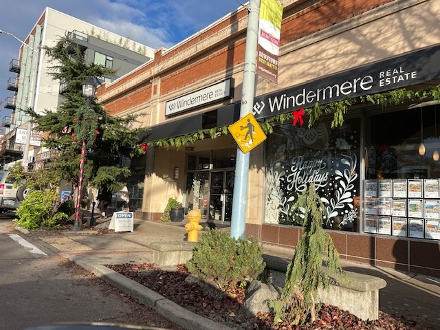 BIZNOTE: Paper Boat Booksellers plans to move after the holidays