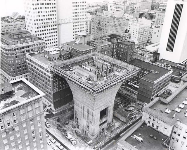 Rainier Tower pedestal construction, ca. 1978. Designed by Minoru Yamasaki