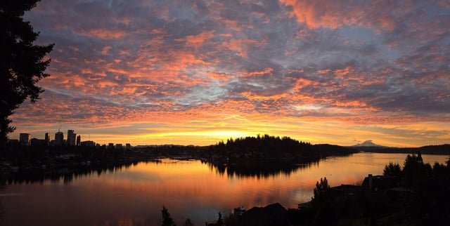 Sunrise over Meydenbauer Bay 12/6/24
