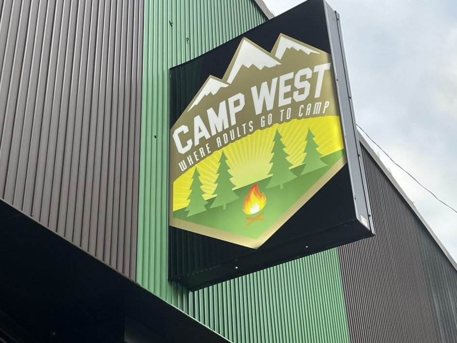 BIZNOTE: The West Seattle restaurant/bar that says it’s not raising prices