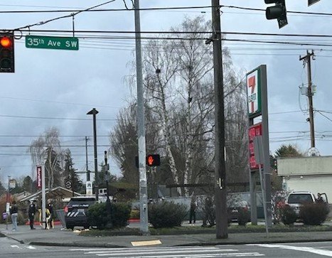 UPDATE: Gunfire investigation at 35th/Barton 7-11