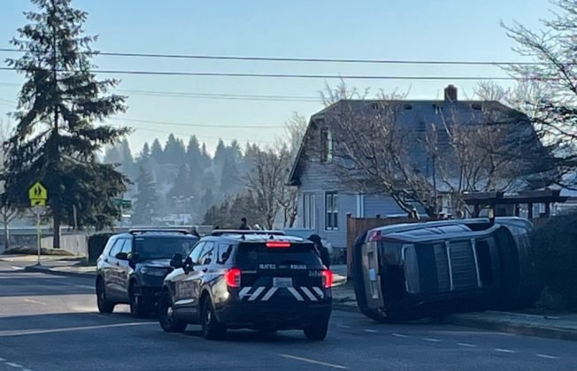 UPDATE: Car-on-side crash at 31st/Thistle