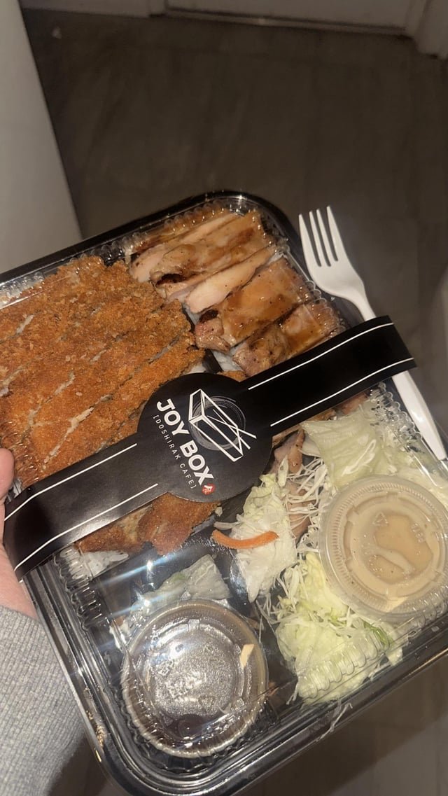 This bento box is the bombbbb