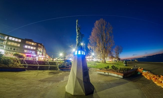 SIGHTINGS: Above Alki; across Elliott Bay