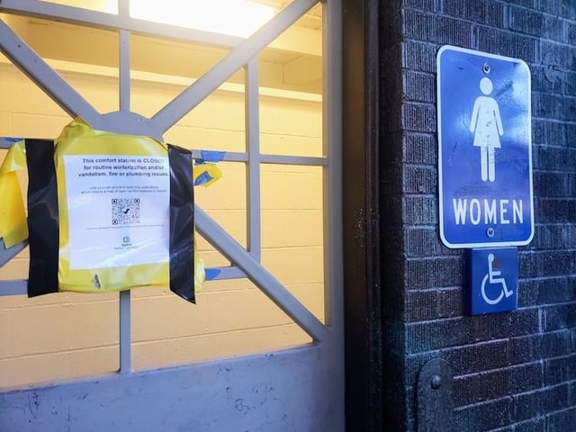 Seattle auditor says public park bathrooms stink
