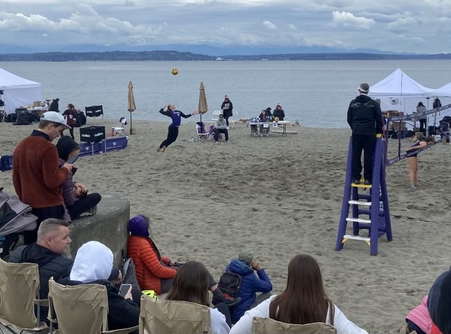 THINK SPRING! UW beach-volleyball team returning to Alki