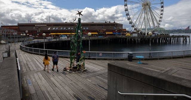 Seattle has one of the highest ratios of single men to single women, a whopping 120 men to 100 women, this is insane!