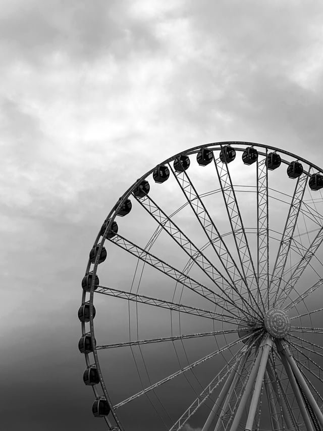 Moody weather featuring Seattle Great Wheel