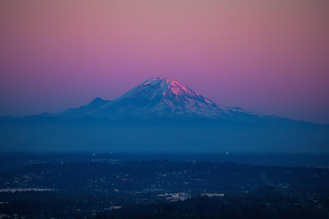 MT Rainier seeing the last light of the day