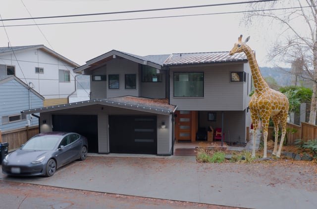 Where did they get this thing; this is a well made giraffe