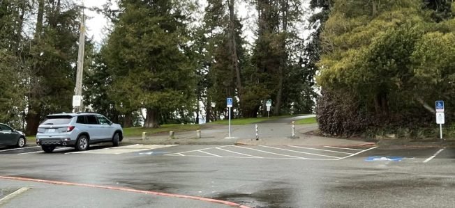 WEST SEATTLE PARKS: Three disabled-parking spaces removed in Lincoln Park’s south lot