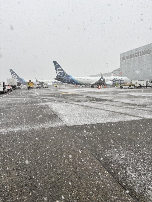 This is SeaTac currently. Don’t expect your flights to be on time today.