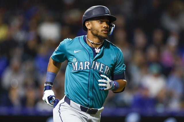 Mariners’ Julio Rodriguez gets big-time endorsement from NBA Star
