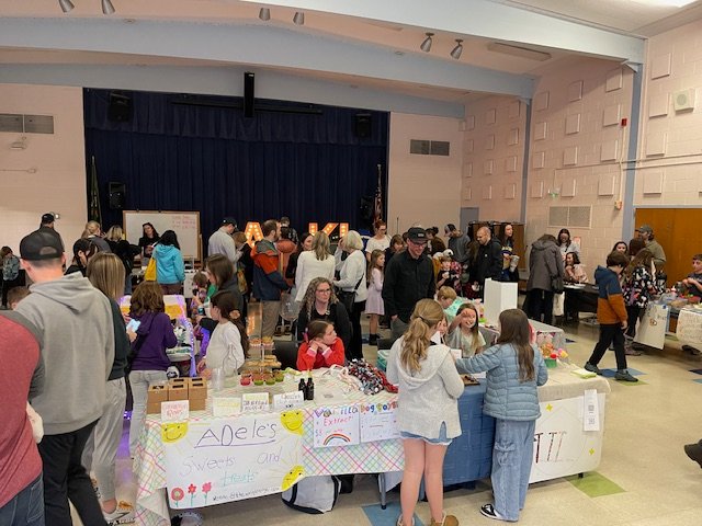 HAPPENING NOW: Alki Elementary’s first Makers Market