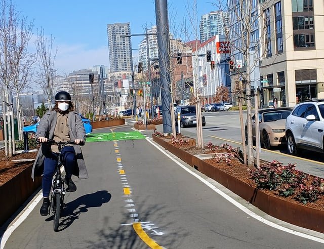 Seattle’s Waterfront Bike Path Opens After Long Wait – The Urbanist