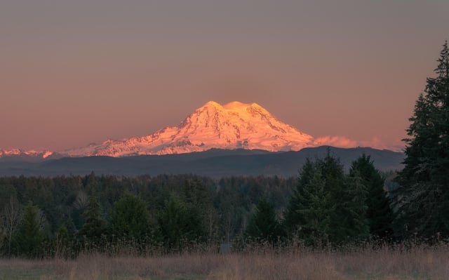Took a sunset pic of mount Rainer last night