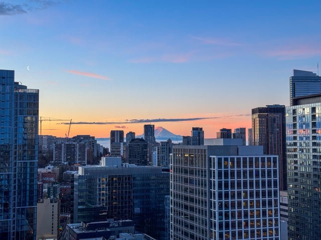 Today’s sunrise before the fog 🏔️