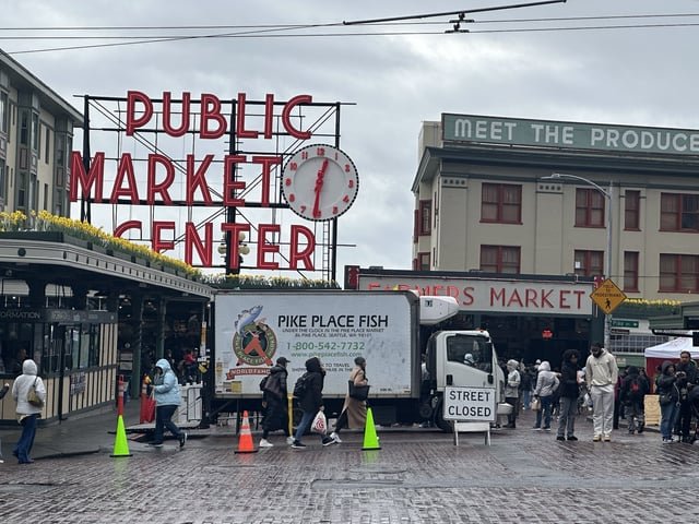 Pike closed in the market. Human sacrifice, dogs and cats living together… MASS HYSTERIA!