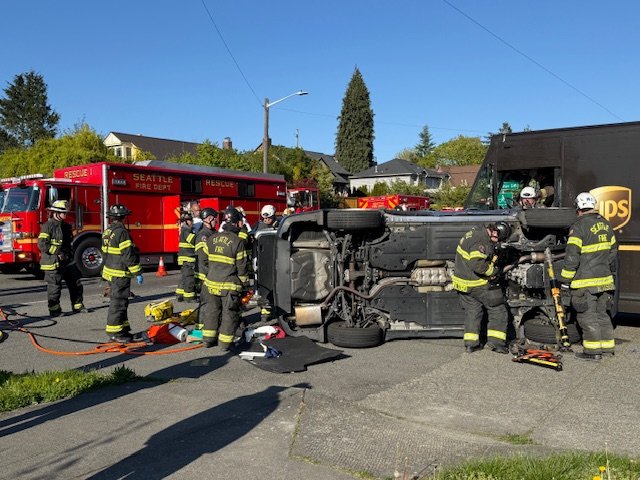 UPDATE: Car-on-side crash at Admiral/46th