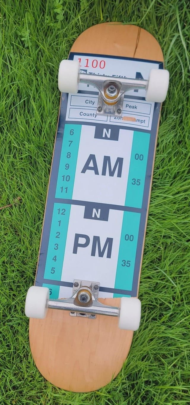 This is such a cool skateboard graphic. Found it on ebay, goes by 35th North Skateboard Complete