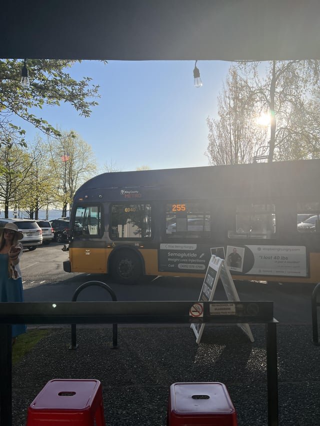 Bus got stuck outside flatstick pub in Kirkland after taking a wrong turn