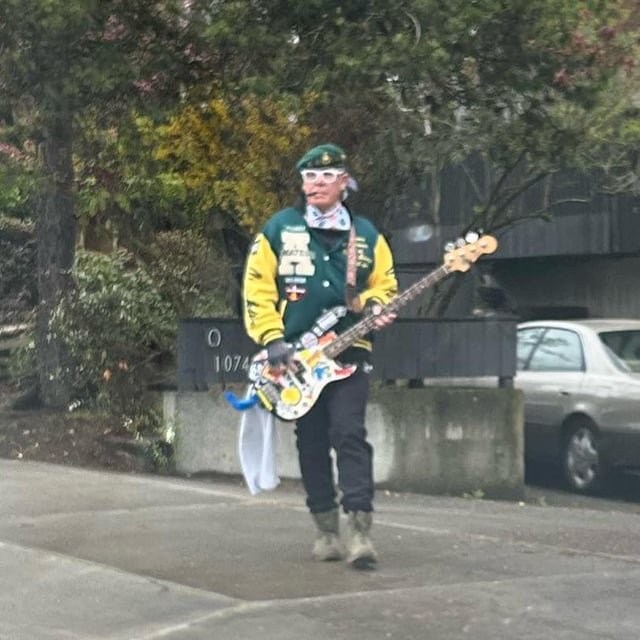 Greenwood Guitar Guy, I salute you