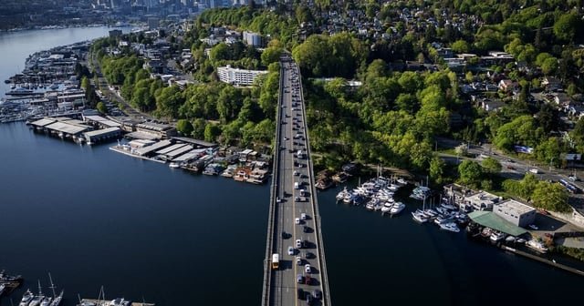 Drive-alone and transit commutes are increasing to downtown Seattle