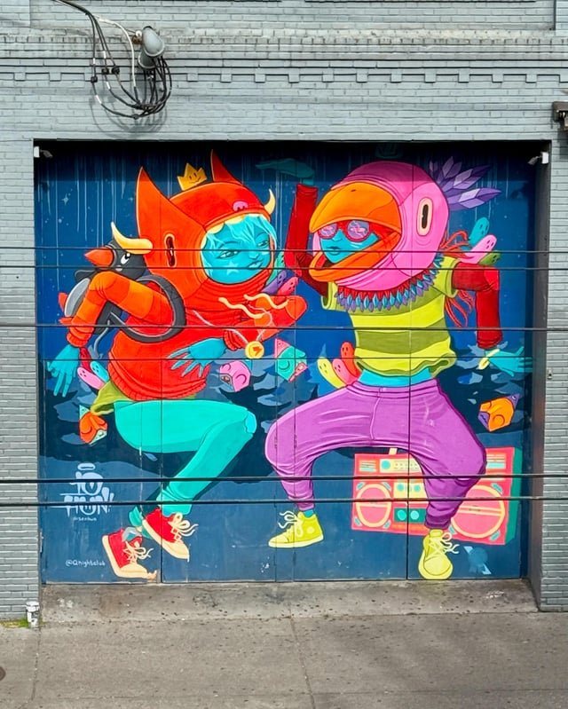 Made me smile. Great mural 😍