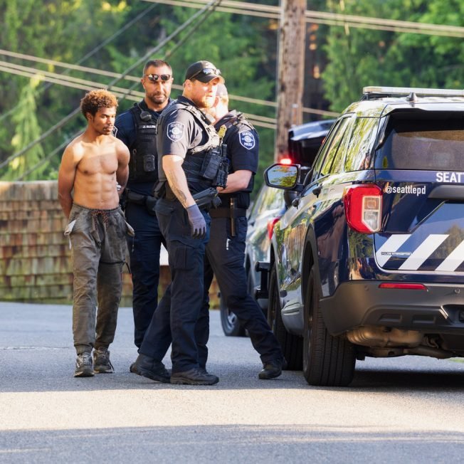 CRIME WATCH FOLLOWUP: Admiral stabbing/robbery suspect to get competency evaluation