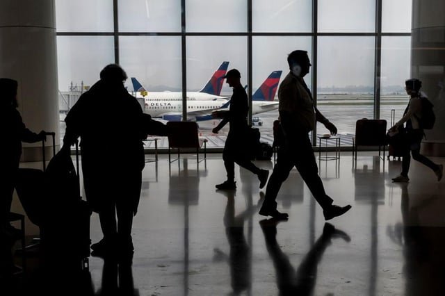 YSK that airlines, including Alaska Airlines, are selling your data to ICE/the US federal government.