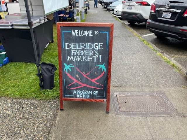 HAPPENING NOW: First day of 2025 for Delridge Farmers’ Market