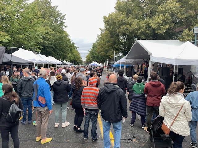 SUMMER! Snag a vendor spot for Admiral Block Party