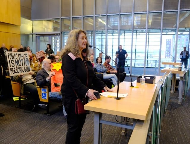 Council Committee Approves Bill Lowering Council’s Ethical Standards – PubliCola