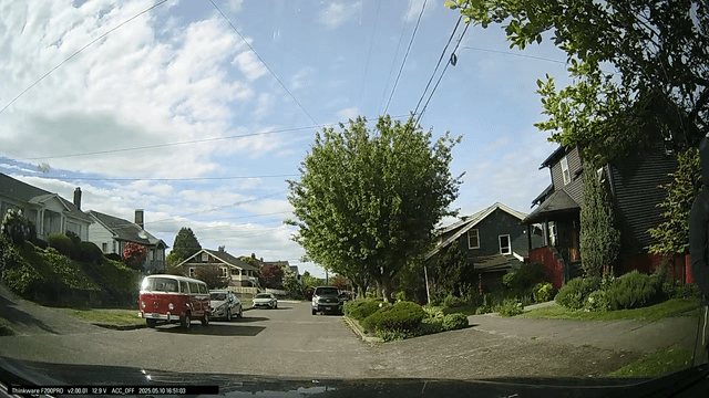 Police chase 4:50p in Beacon Hill- anyone have details?