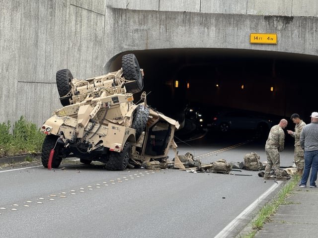 This literally happened right behind me. It fell from the road above just immediately after i emerged from the tunnell. If I were 2 seconds later it would have landed on top of me