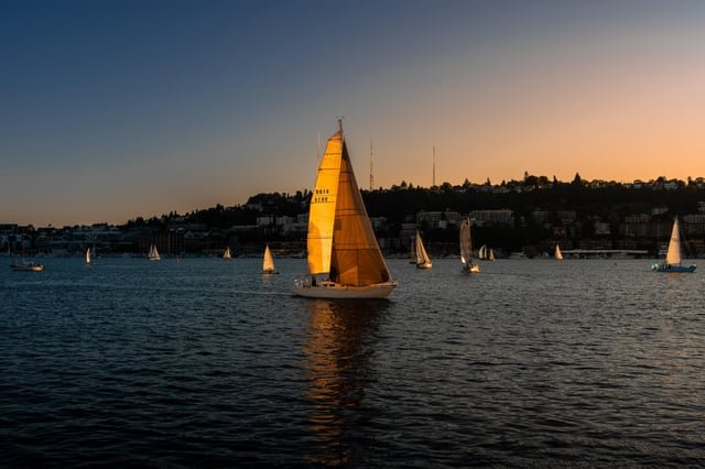 Took a photo of Lake Union last night