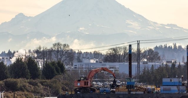 At this budget meeting, the crackup of America was right at the surface