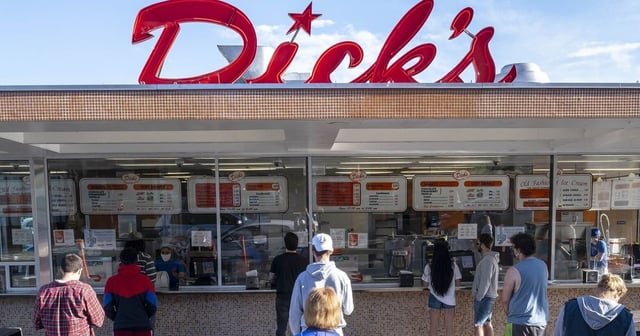 Long-awaited Dick’s Drive-In north of Seattle sets opening date