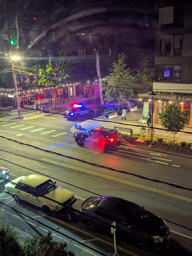 Commotion on 24th and Union. 2:20 AM 5/31