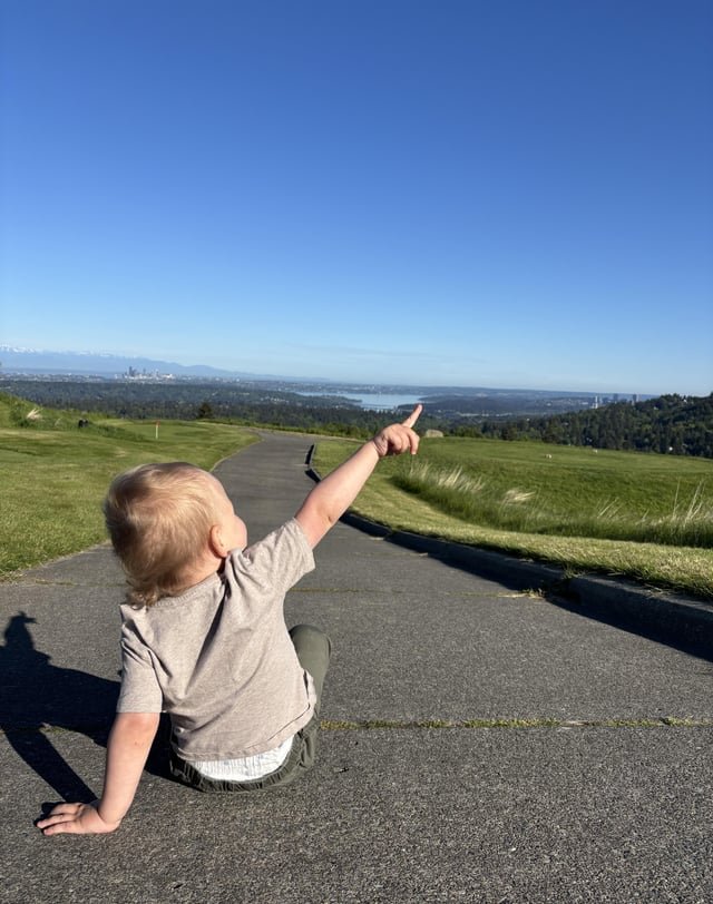 It’s a beautiful day to play hooky and watch jets descend into SEATAC