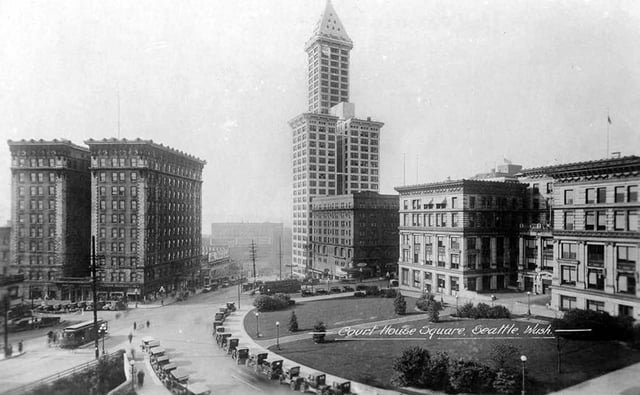 Frye Hotel and Smith Tower in 1914