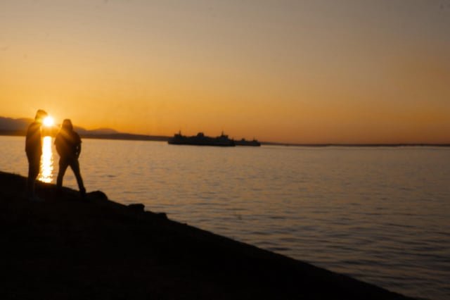 If you recently had a chick on Alki show you a sunset photo she took of you, and ignore your request for a copy, I’m looking for you!