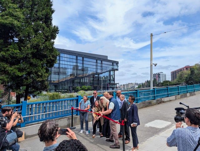 Seattle Leaders Tout Bike and Pedestrian Upgrades for Pike and Pine – The Urbanist