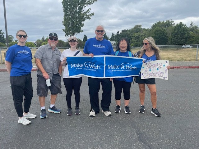 HAPPENING NOW: Lou Cutler is walking around West Seattle to make wishes come true