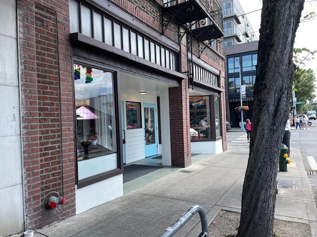 2 Saturday food notes: Ice cream and free pizza